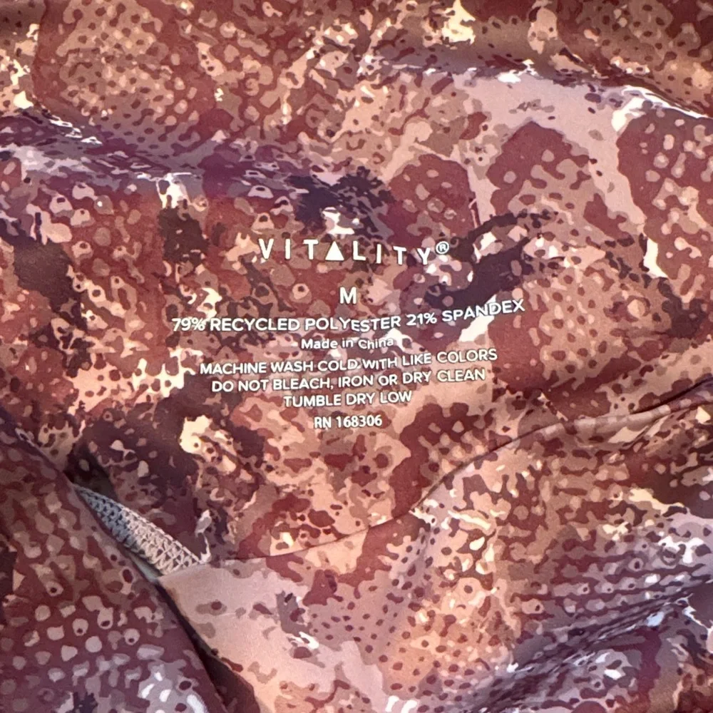 Vitality Revive Activewear Set - Picture 3 of 5